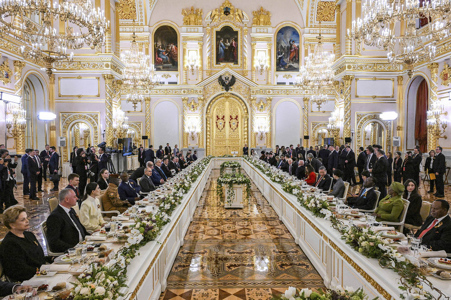 A banquet was held in the spectacular Grand Palace at the Kremlin for foreign leaders on the eve of the Moscow parade.