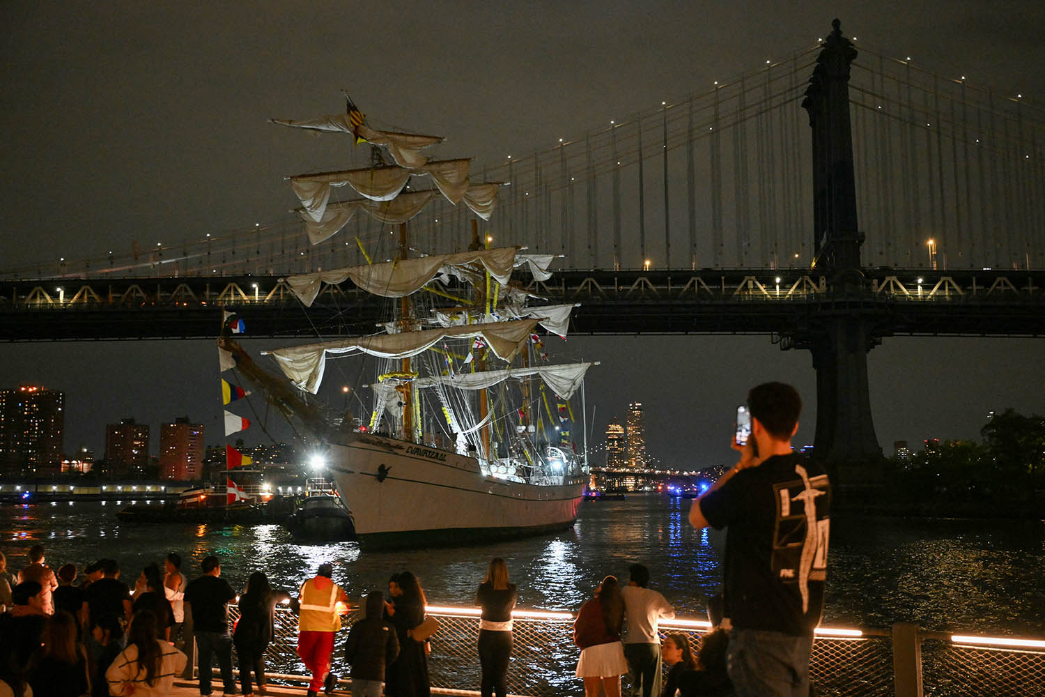 A Mexican boat crashes into the Brooklyn Bridge. You couldn’t make it up in Trump’s America
