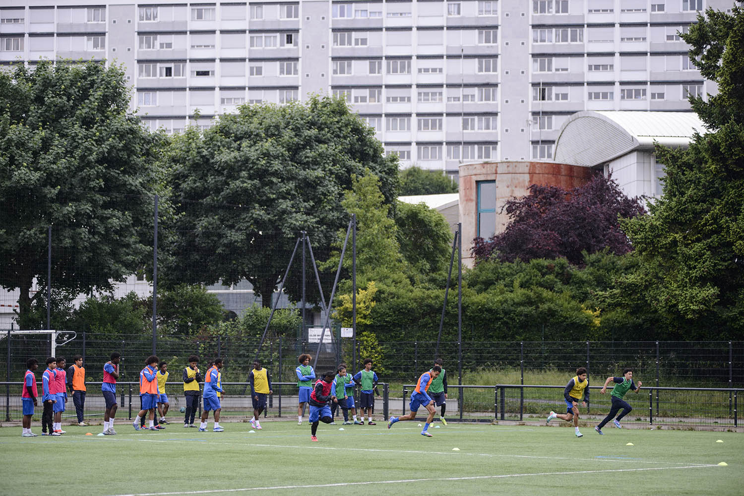 Star-struck PSG find salvation in the sound of the suburbs