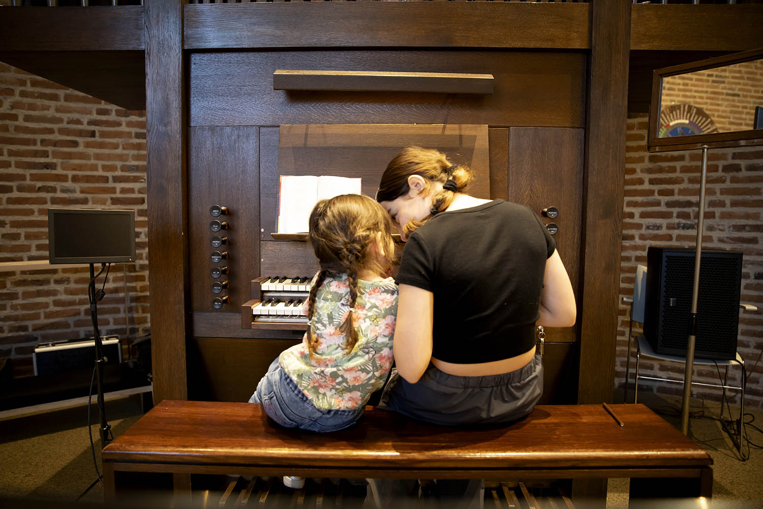 Dutch church shelters migrant family with 192-day service