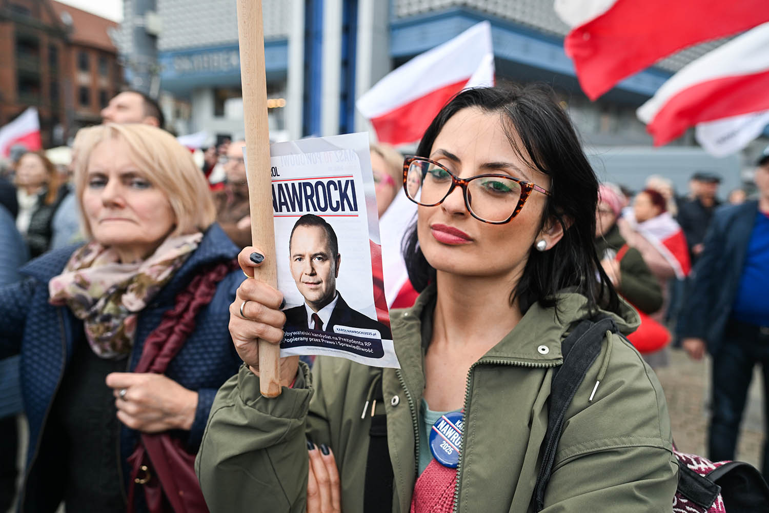 Angry young Poles may decide knife-edge election