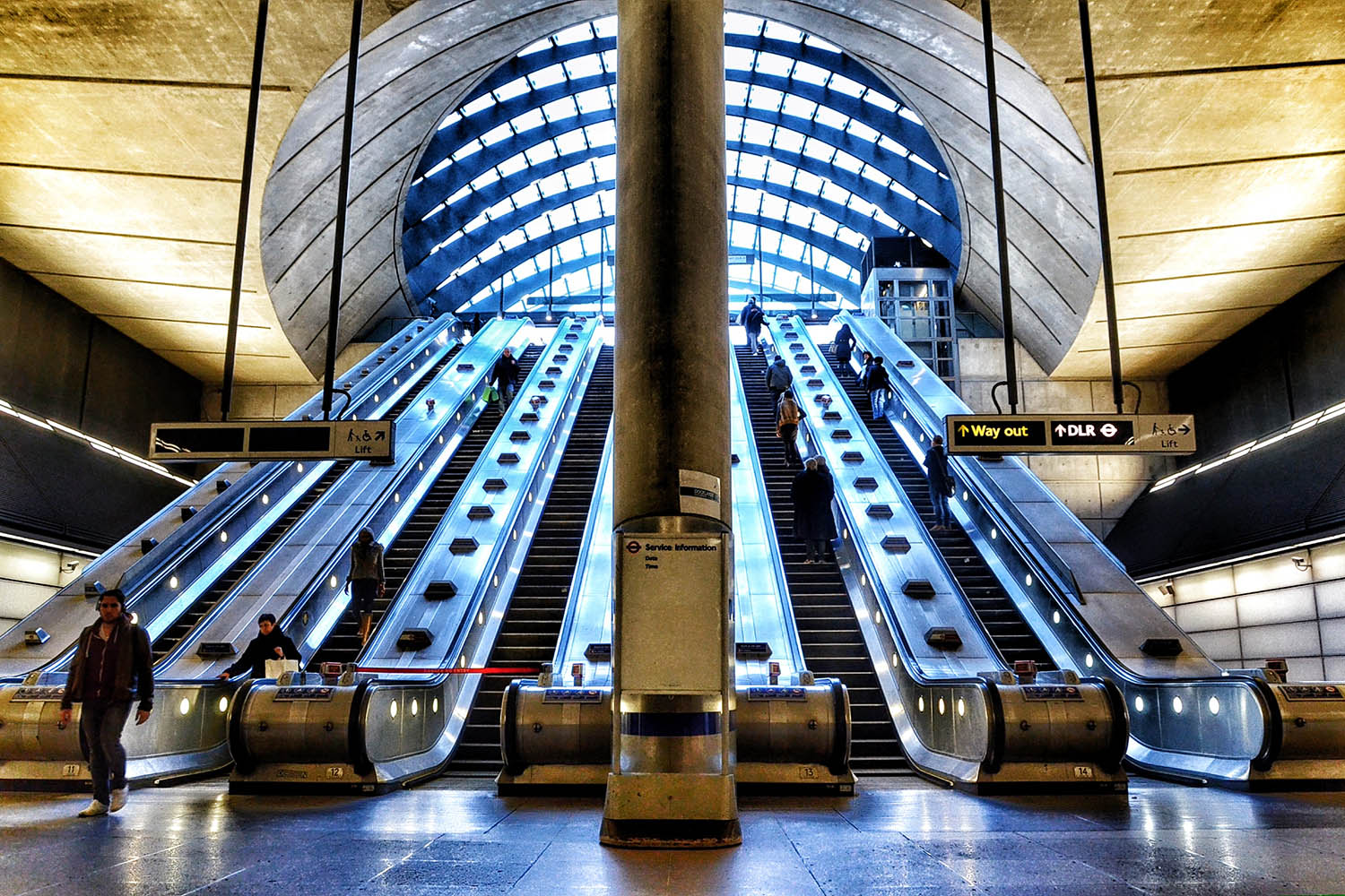 Mind the steps: escalator repairs plague ﻿travel network