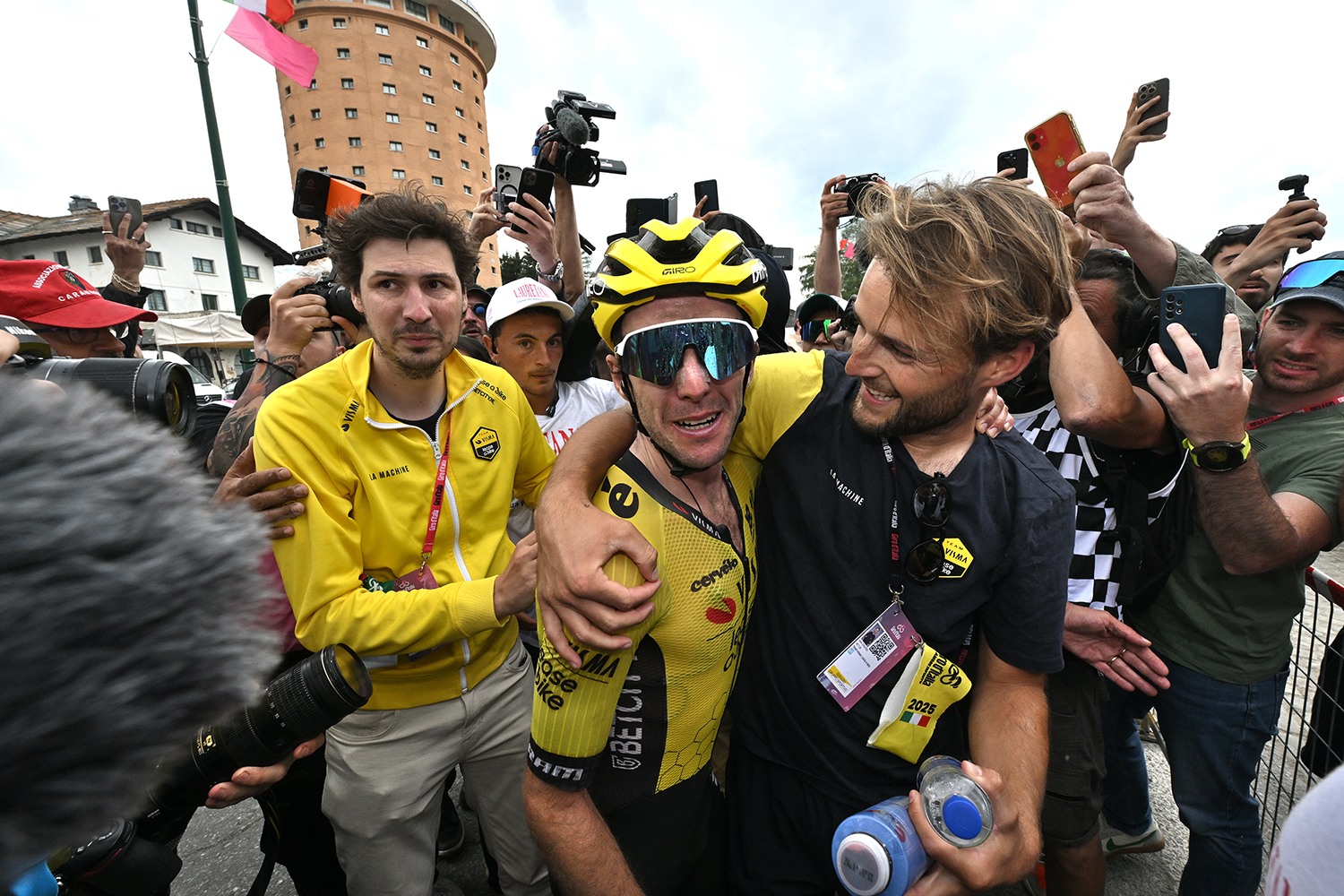 Simon Yates’s peak performance puts Giro d’Italia in his grasp