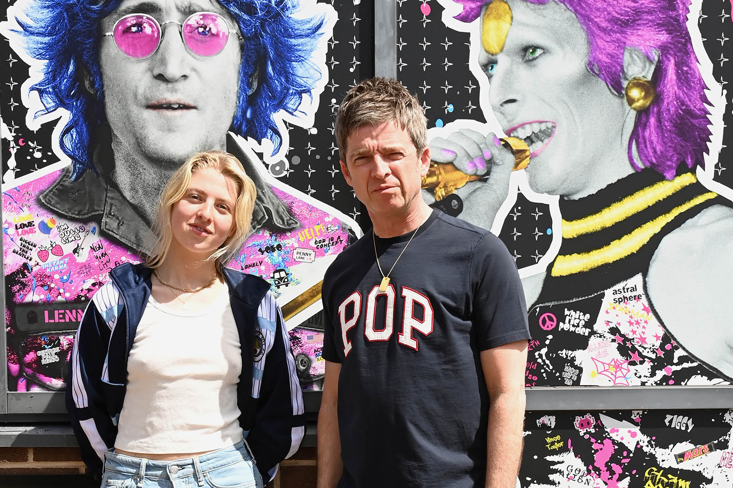 Anaïs Gallagher with her father, Noel, in 2022