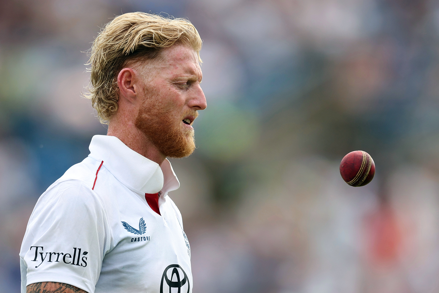Duke out as County Championship switches to Kookaburra ball