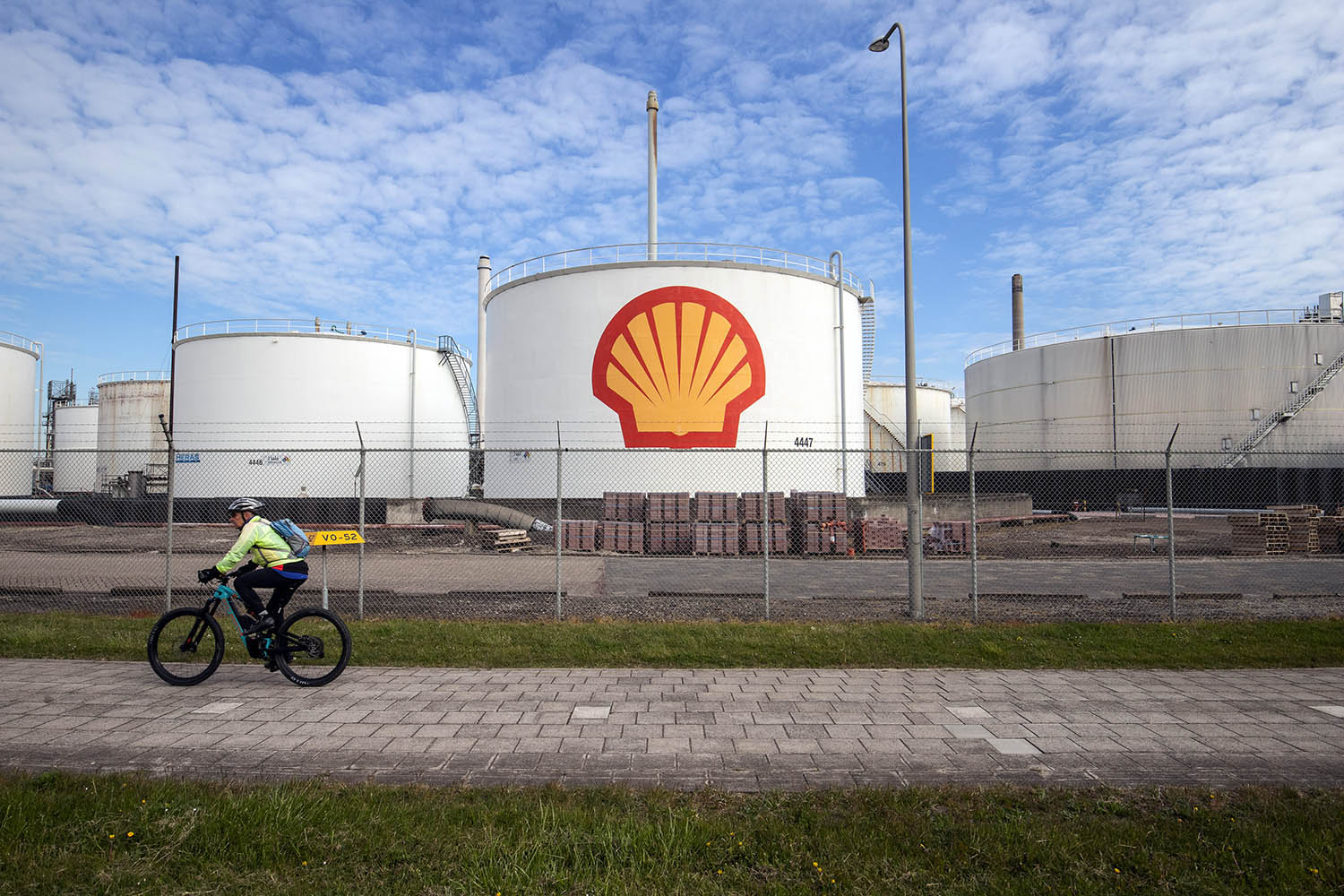 Shell’s true desire: to shrink away profitably