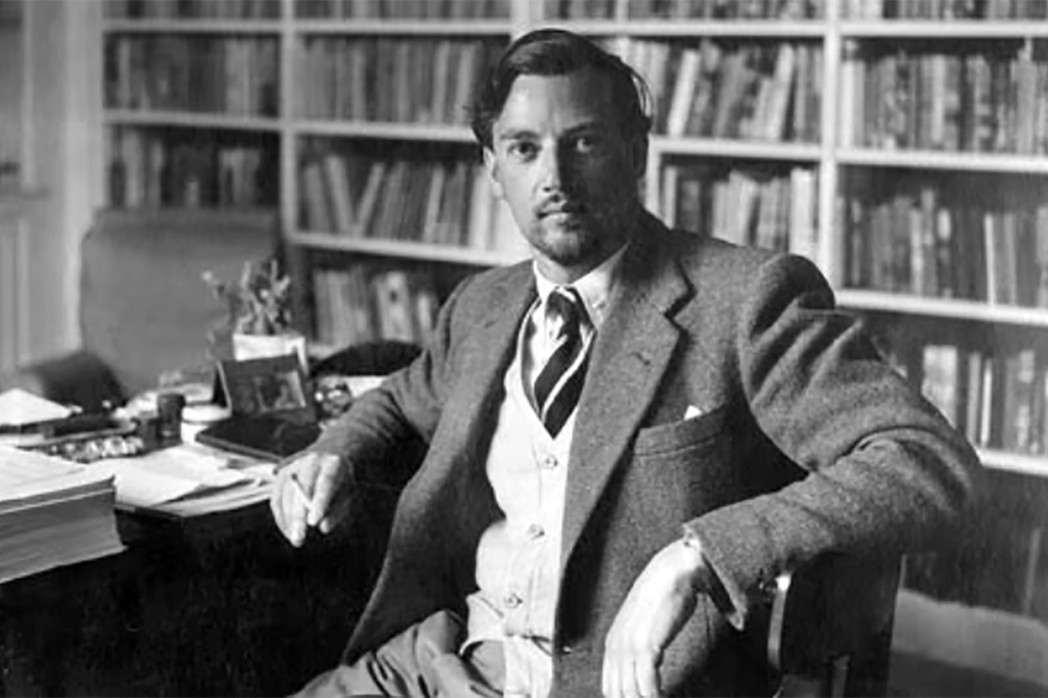 Alan Ross: The Observer’s polymath who rose from the Ashes
