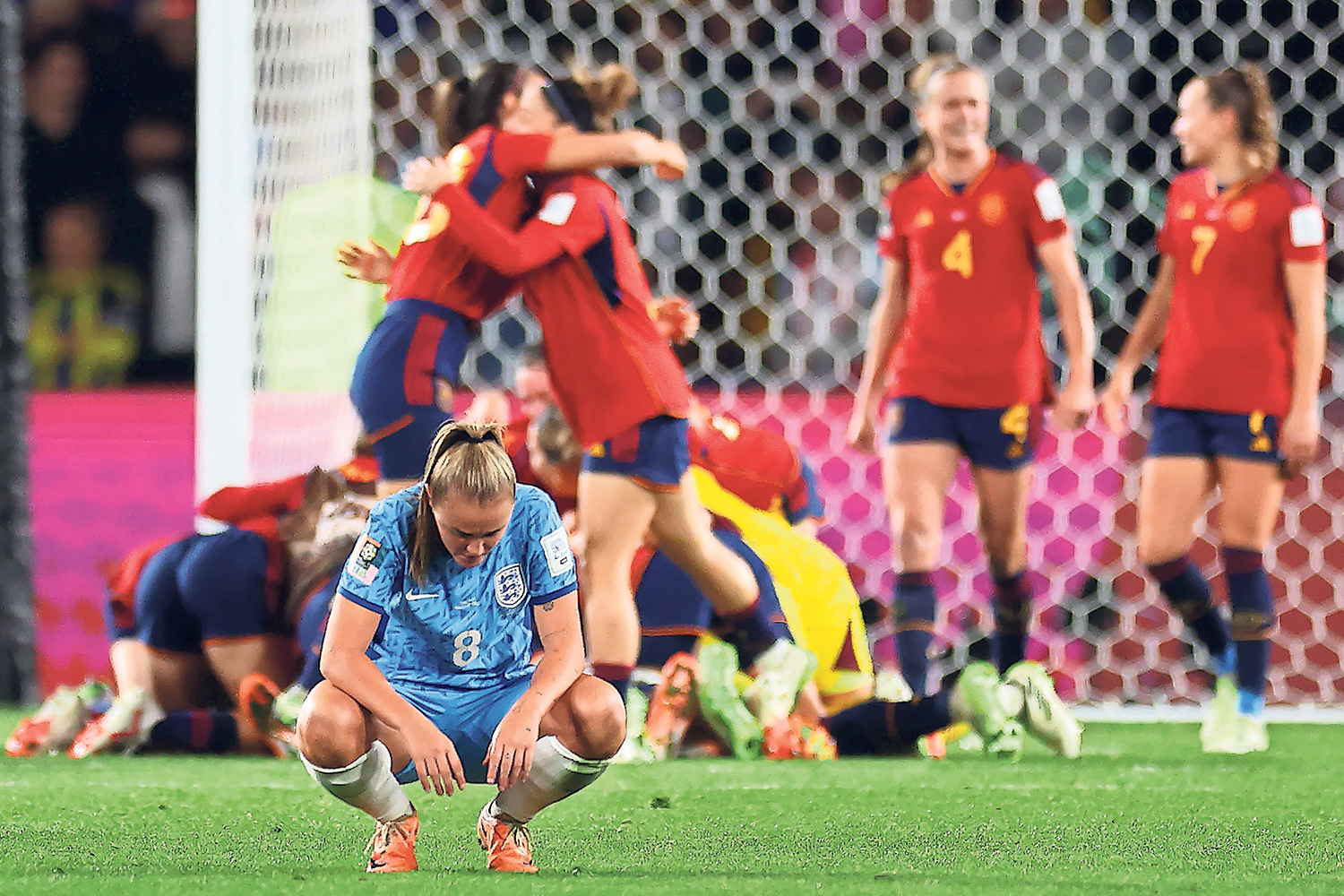 Sue Smith: Be brave and take risks is the way to beat Spain