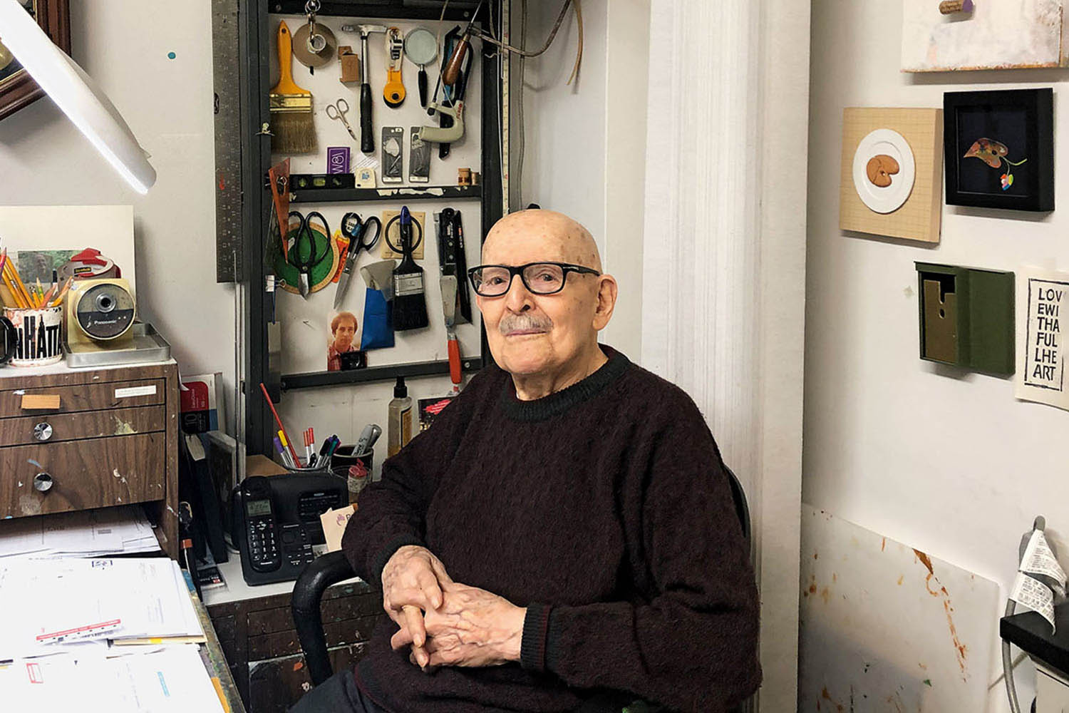 Obituary: Joe Caroff, designer of the 007 pistol logo