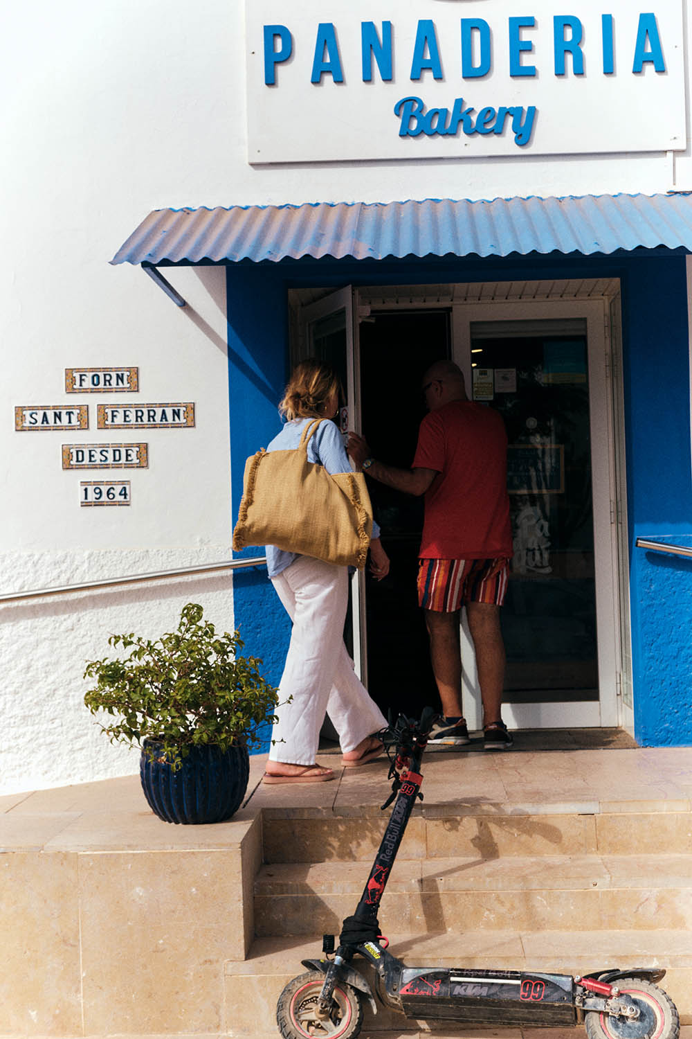 ‘The island has changed, but there are still many places that maintain our history’: the bakery in Sant Ferran dates back to 1964