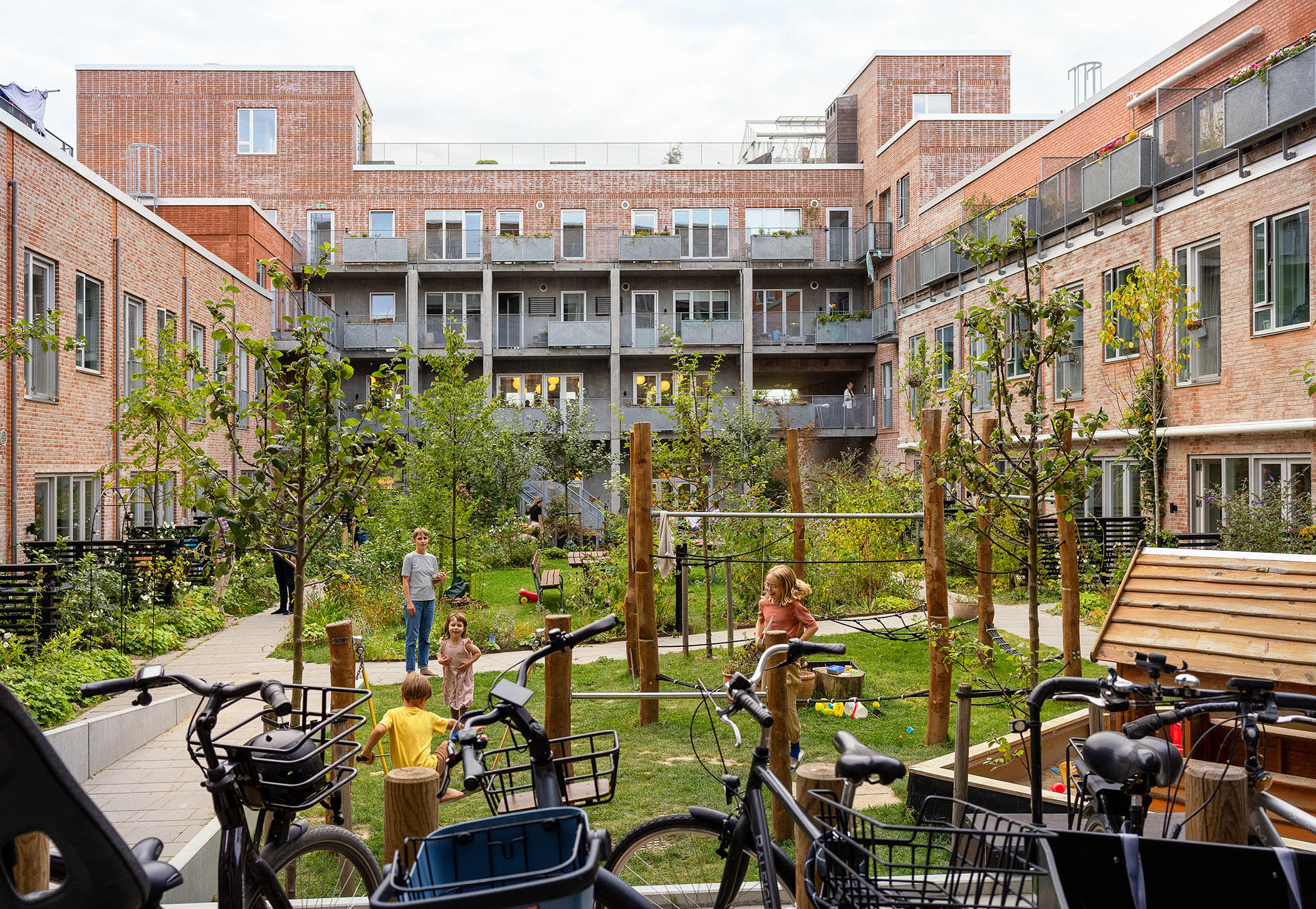 Happier families: new ways of living