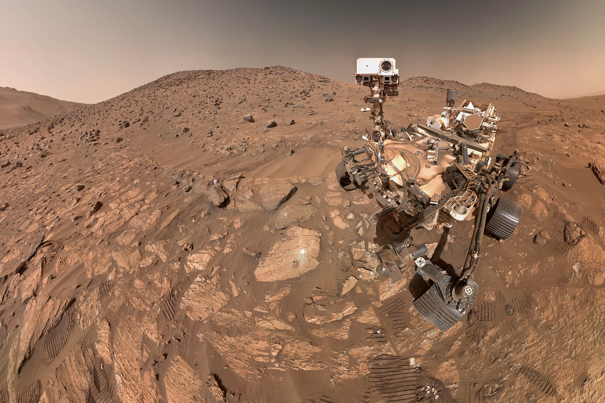 Martian ‘rock spots’ breathe new life into Nasa mission