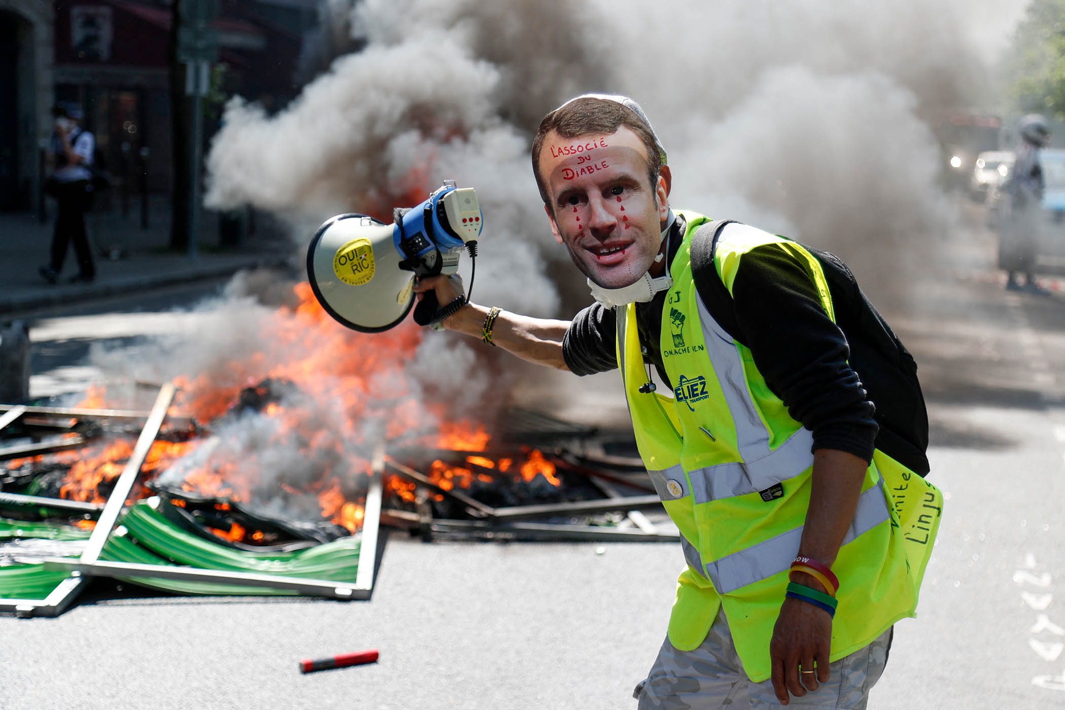 Revolution 2.0: France’s political future could be won or lost by bots and memes