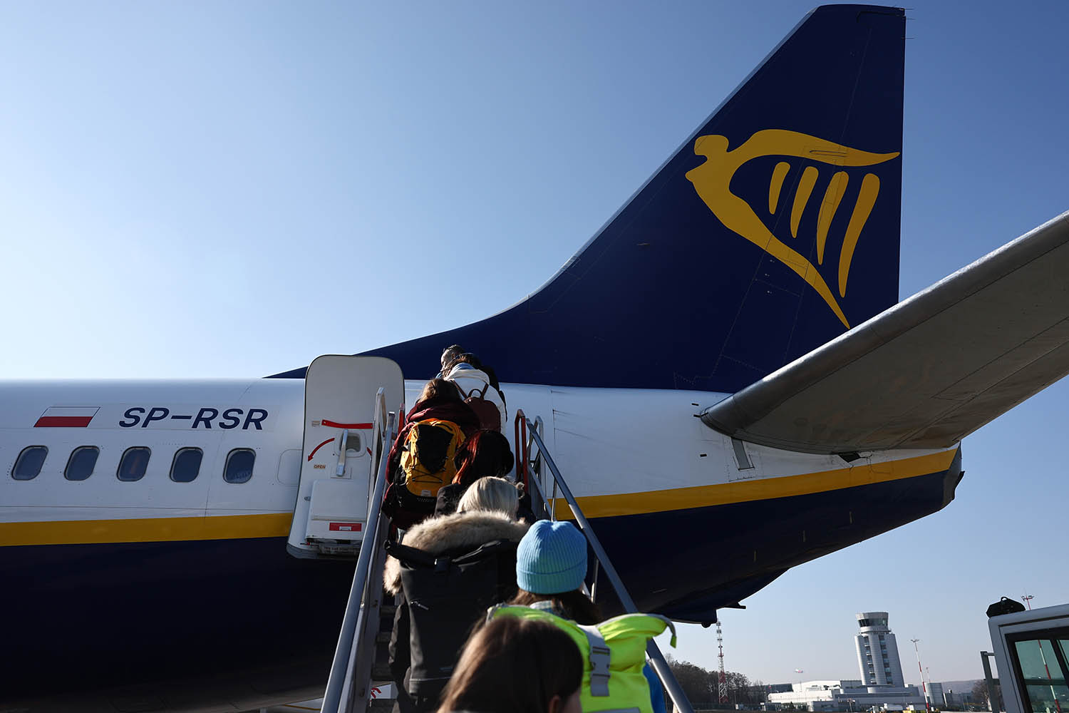Ryanair ups staff perks for spotting oversized luggage