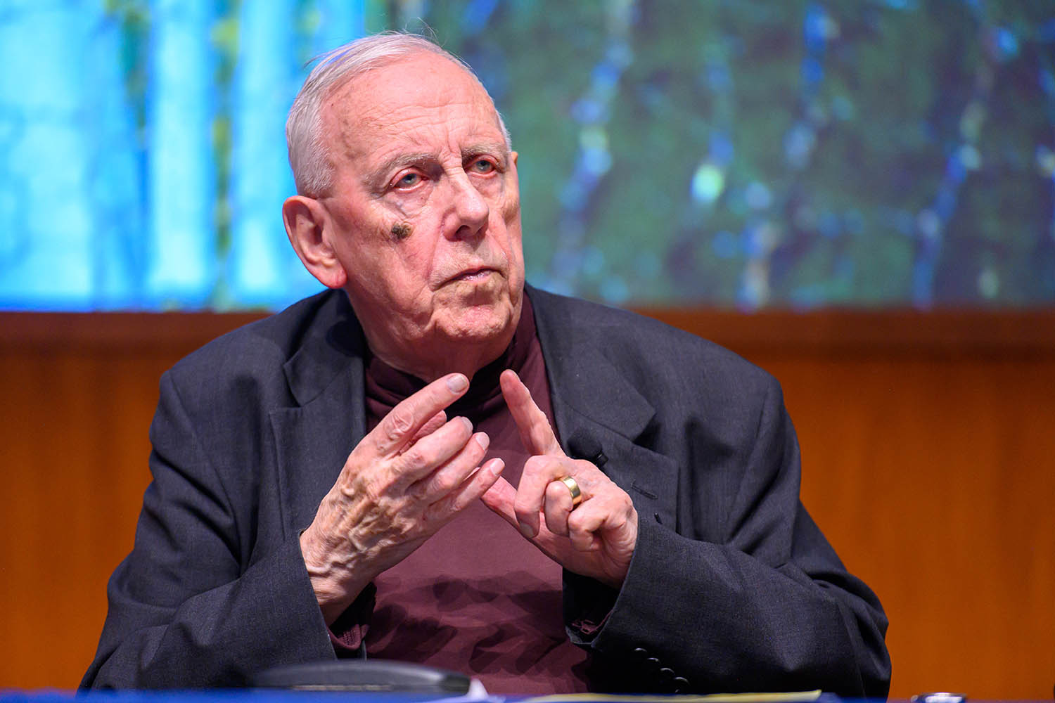 Alasdair MacIntyre: the thinker who saw the flaws in liberalism