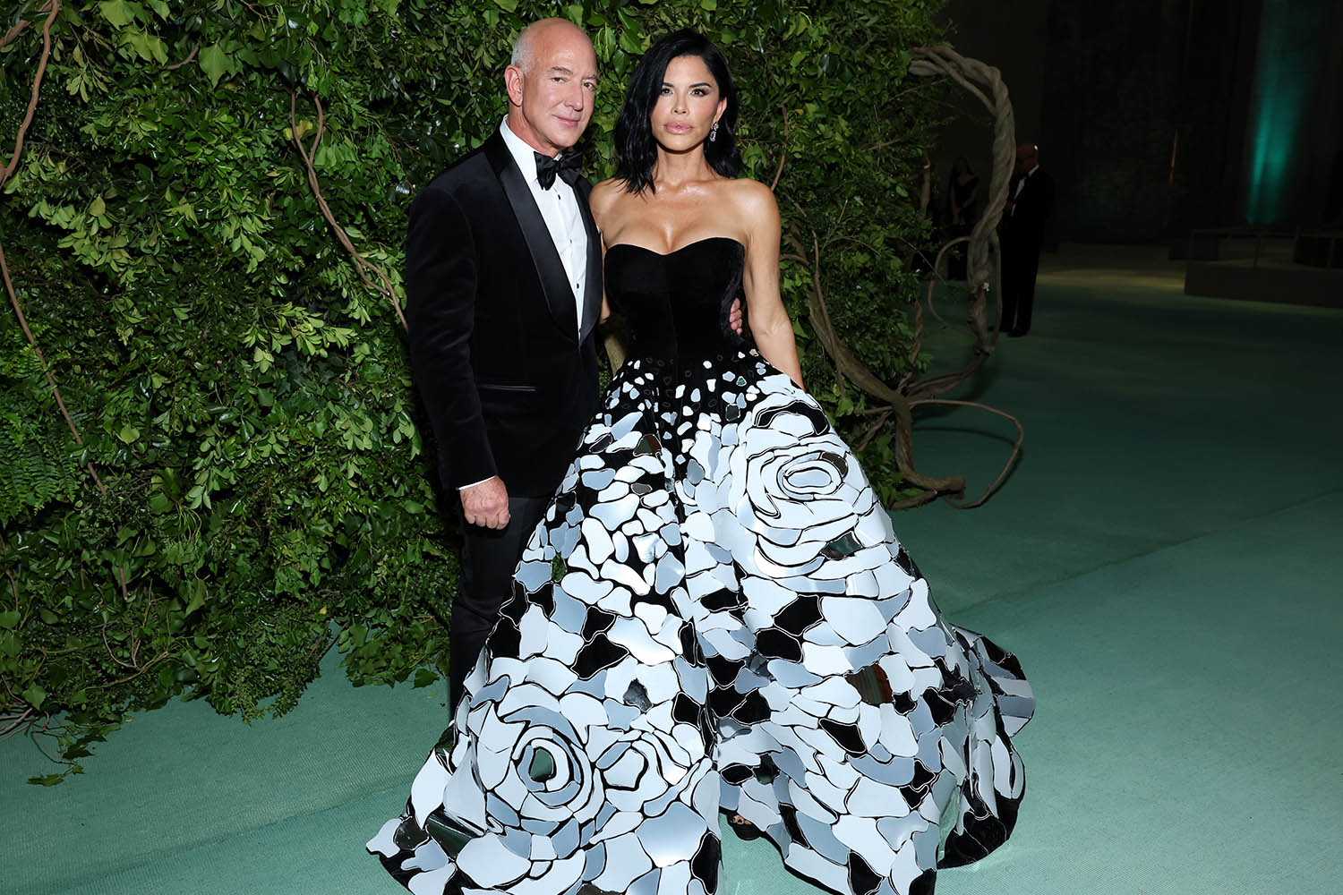 Jeff in Venice: billionaires party while the world burns